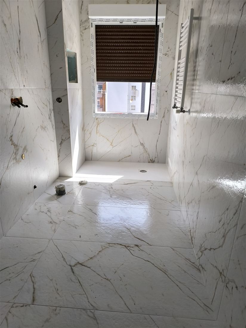 Revestimiento ceramico de baño