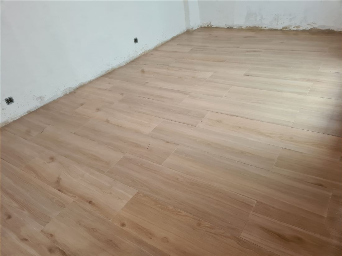 Preparación de soporte para pavimento interior
